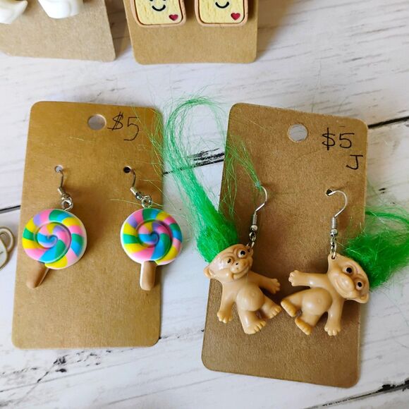 NEW 12 Novelty Earrings Lot Skulls, Toast, Duckies, Trolls, Tea Funky 3D FUN - Picture 5 of 8
